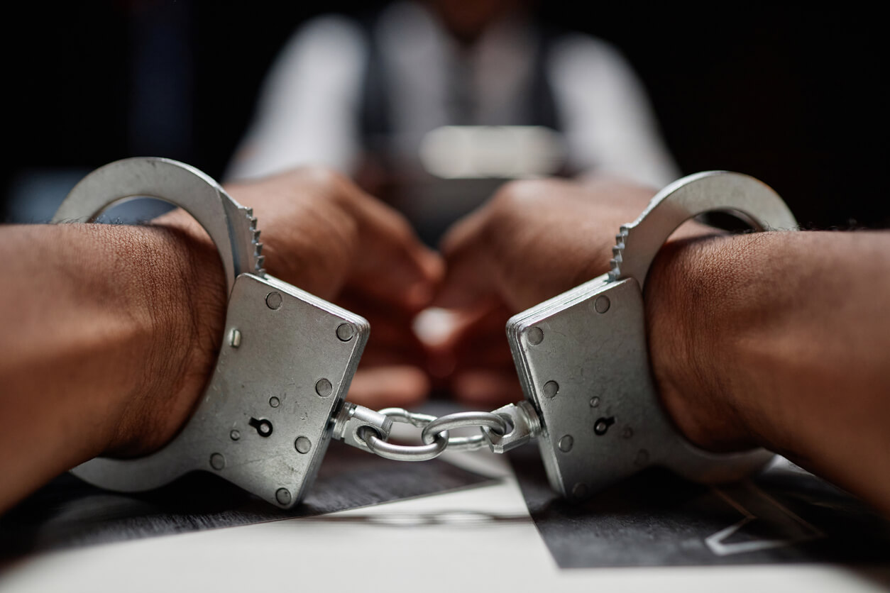 Can police handcuff you without arresting you in England and Wales?